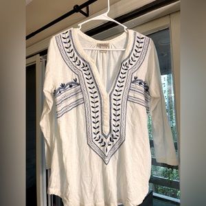 Perfect for spring, Lucky Brand light-weight blouse.